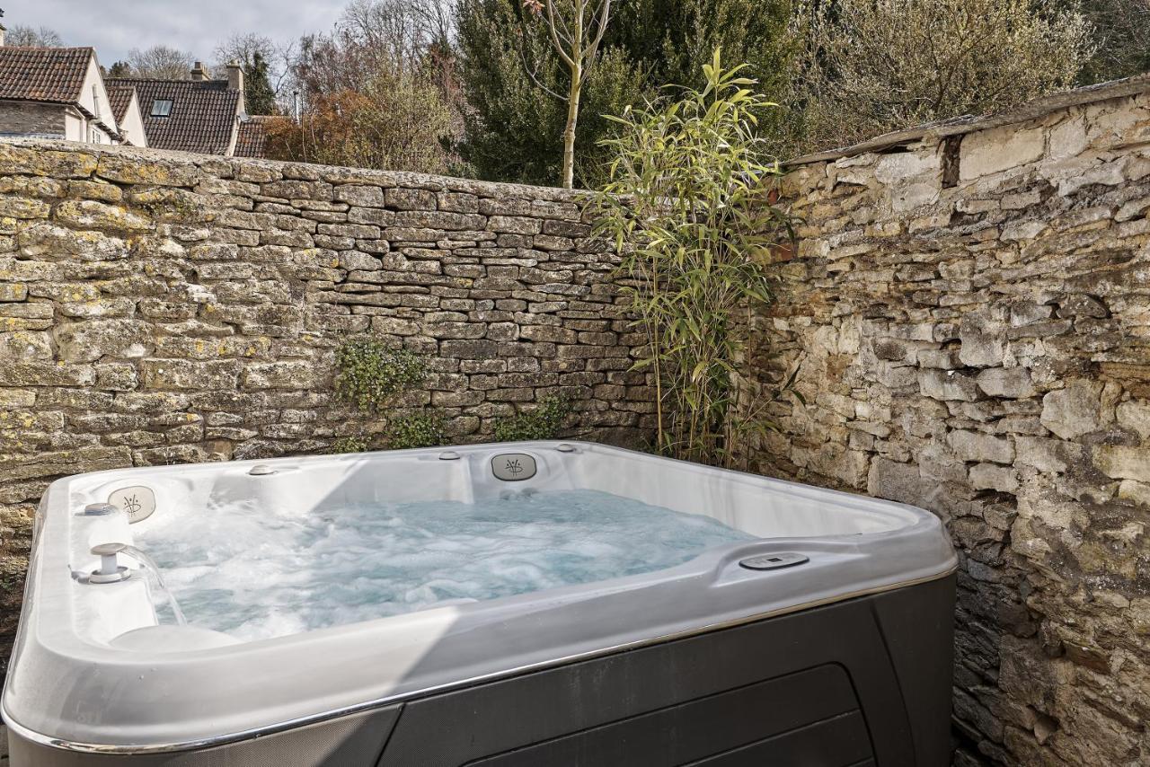 Luxury Cotswolds Cottage Optional Hot Tub, キャッスル・クーム エクステリア 写真